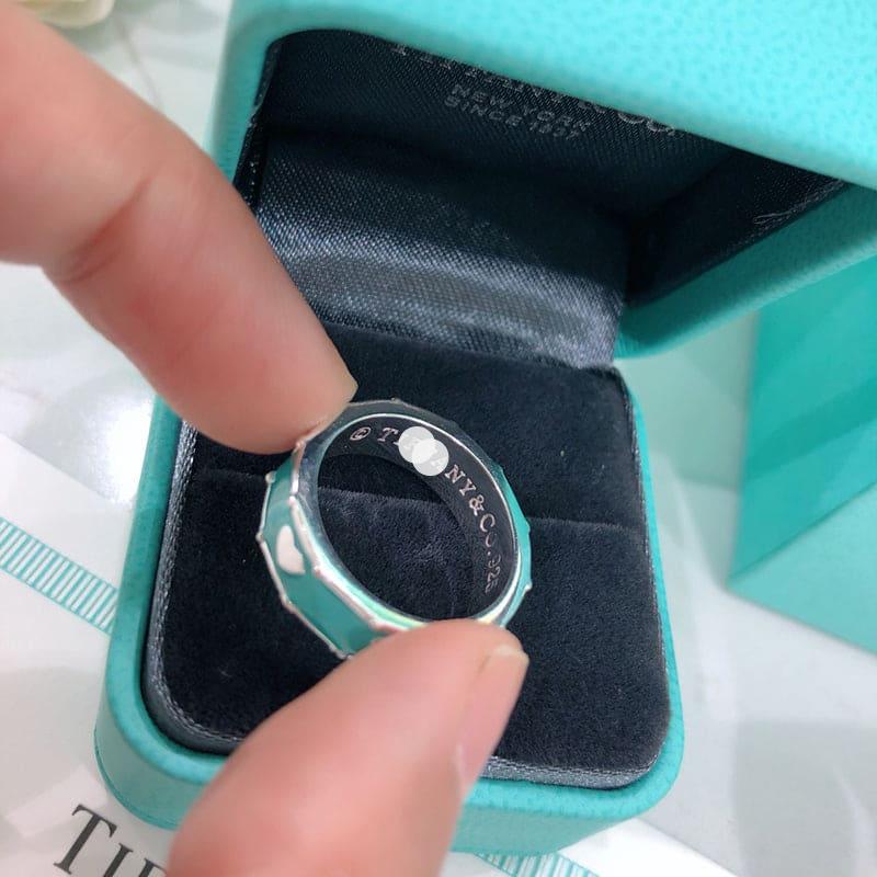 18K T Love Heart Ring