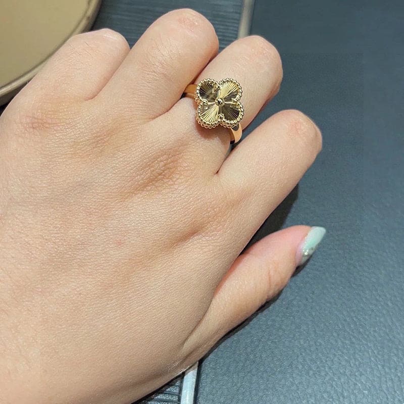 18K Vintage Alhambra Ring