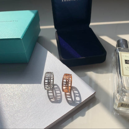 18K T Atlas Diamond Ring